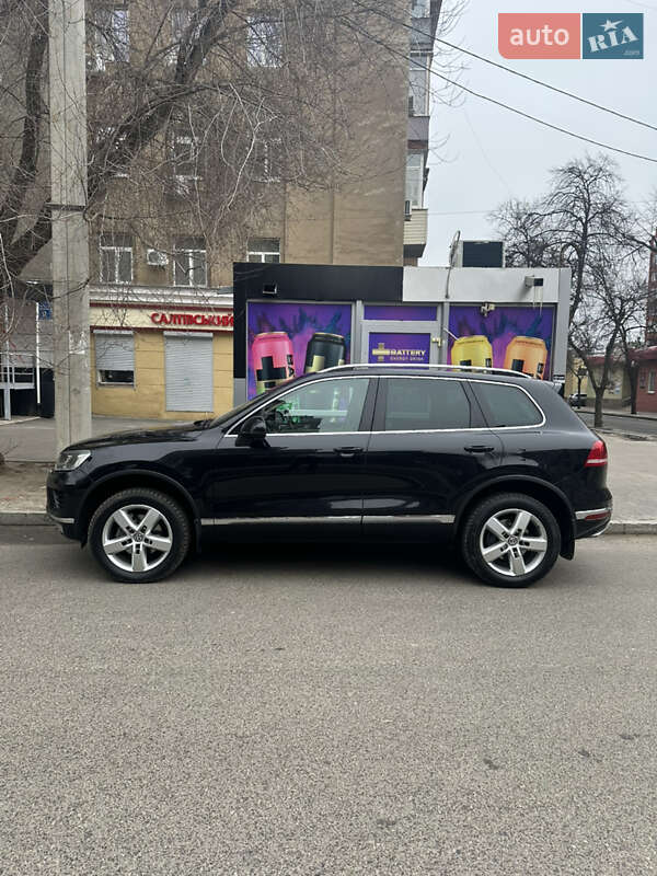 Внедорожник / Кроссовер Volkswagen Touareg 2015 в Харькове