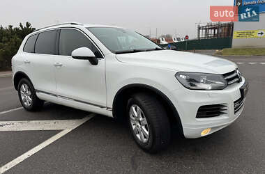 Внедорожник / Кроссовер Volkswagen Touareg 2014 в 