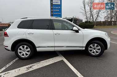 Внедорожник / Кроссовер Volkswagen Touareg 2014 в 