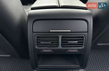 Внедорожник / Кроссовер Volkswagen Touareg 2014 в 
