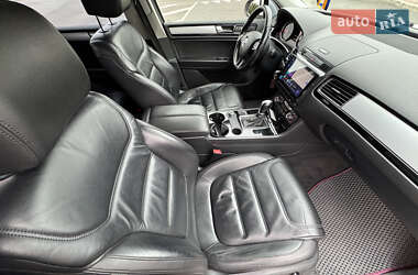 Внедорожник / Кроссовер Volkswagen Touareg 2014 в 