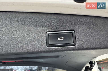 Внедорожник / Кроссовер Volkswagen Touareg 2014 в 