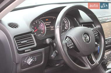 Внедорожник / Кроссовер Volkswagen Touareg 2015 в 
