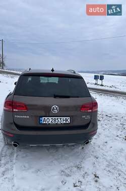 Внедорожник / Кроссовер Volkswagen Touareg 2013 в 