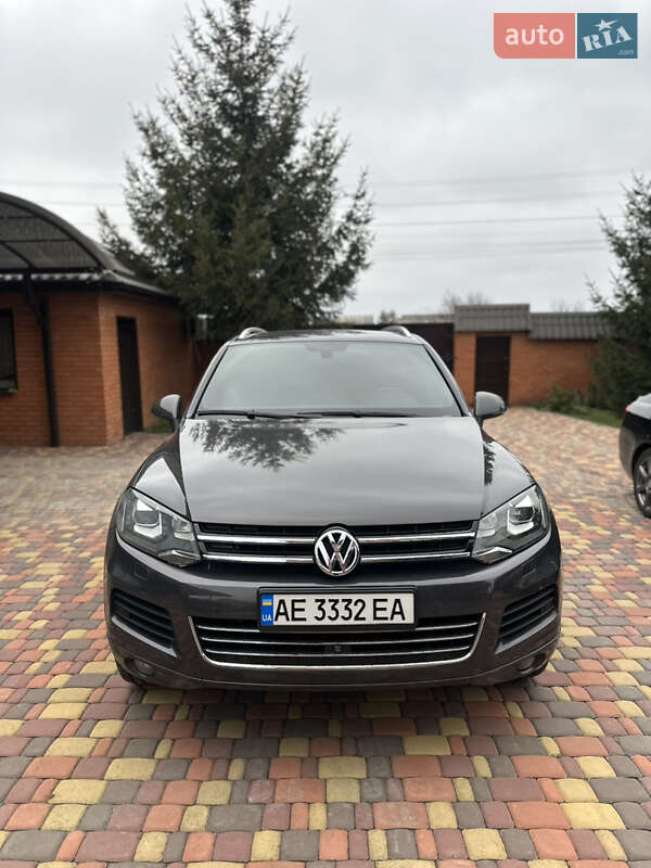 Внедорожник / Кроссовер Volkswagen Touareg 2010 в Днепре