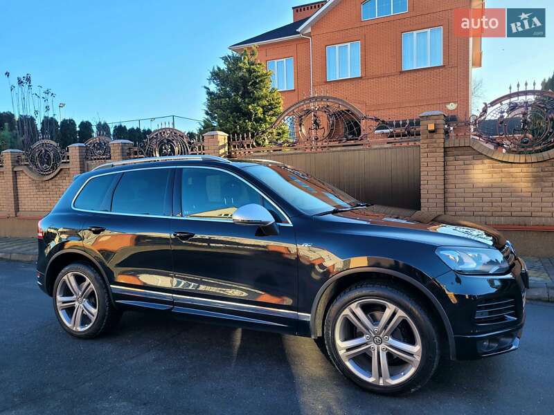 Внедорожник / Кроссовер Volkswagen Touareg 2013 в Хмельницком