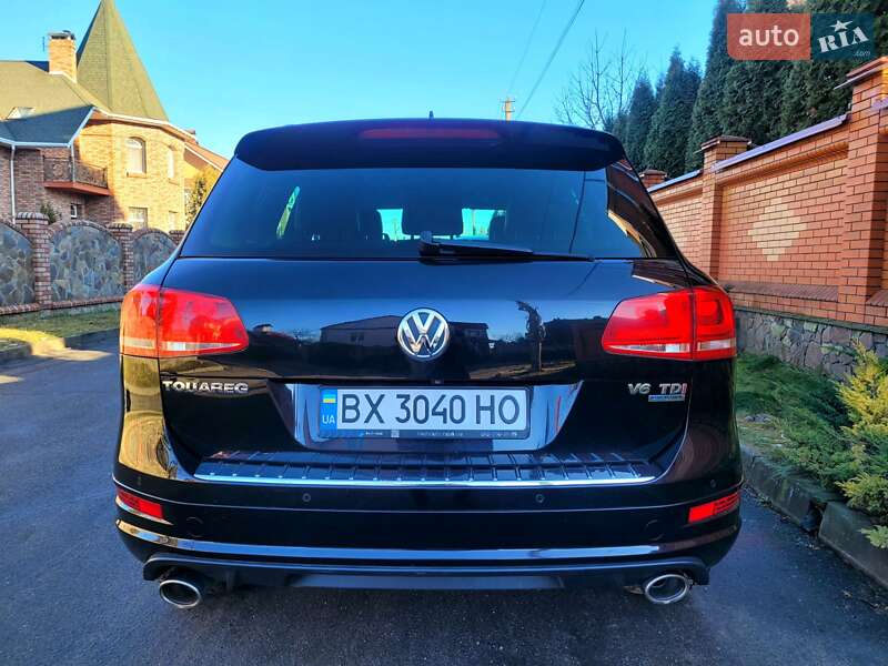 Внедорожник / Кроссовер Volkswagen Touareg 2013 в Хмельницком
