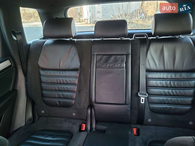 Внедорожник / Кроссовер Volkswagen Touareg 2013 в Хмельницком