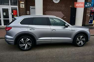 Внедорожник / Кроссовер Volkswagen Touareg 2020 в Киеве