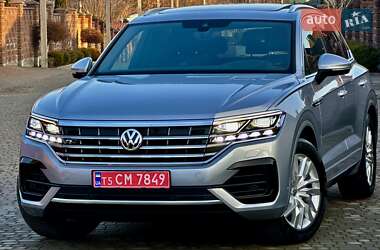 Позашляховик / Кросовер Volkswagen Touareg 2019 в Рівному