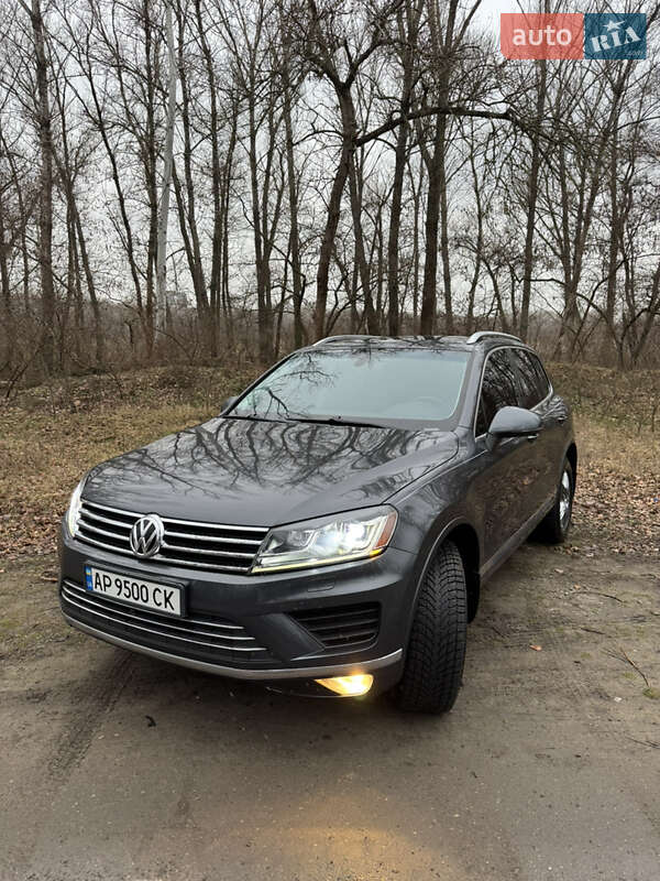 Позашляховик / Кросовер Volkswagen Touareg 2014 в Дніпрі