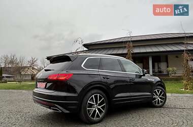 Позашляховик / Кросовер Volkswagen Touareg 2018 в Львові