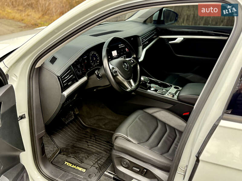 Позашляховик / Кросовер Volkswagen Touareg 2018 в Шепетівці