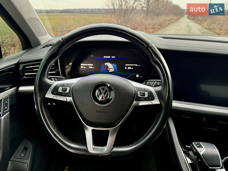 Позашляховик / Кросовер Volkswagen Touareg 2018 в Шепетівці