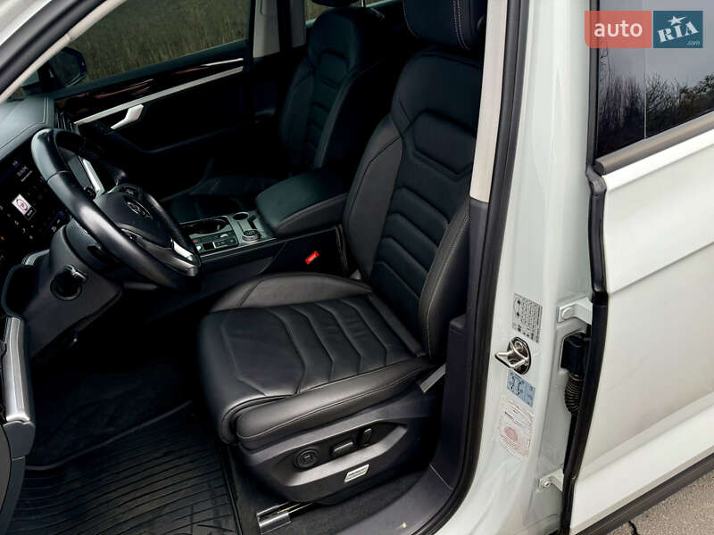 Позашляховик / Кросовер Volkswagen Touareg 2018 в Шепетівці