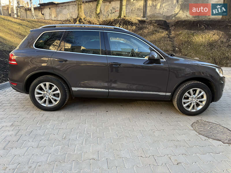Внедорожник / Кроссовер Volkswagen Touareg 2010 в Тернополе