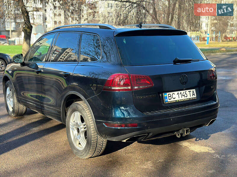 Внедорожник / Кроссовер Volkswagen Touareg 2014 в Житомире