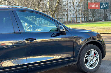 Внедорожник / Кроссовер Volkswagen Touareg 2014 в 