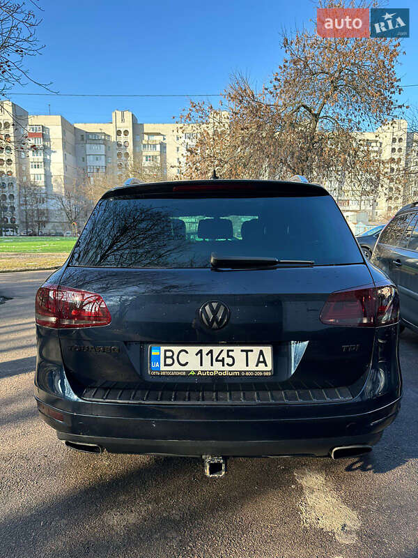Внедорожник / Кроссовер Volkswagen Touareg 2014 в Житомире
