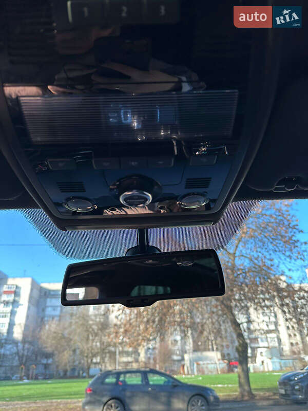 Внедорожник / Кроссовер Volkswagen Touareg 2014 в Житомире