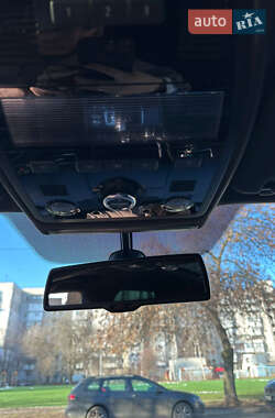 Внедорожник / Кроссовер Volkswagen Touareg 2014 в 