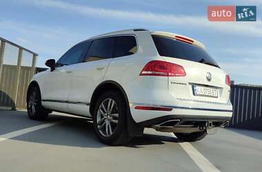 Внедорожник / Кроссовер Volkswagen Touareg 2015 в Киеве