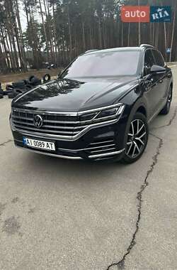 Позашляховик / Кросовер Volkswagen Touareg 2020 в Бучі