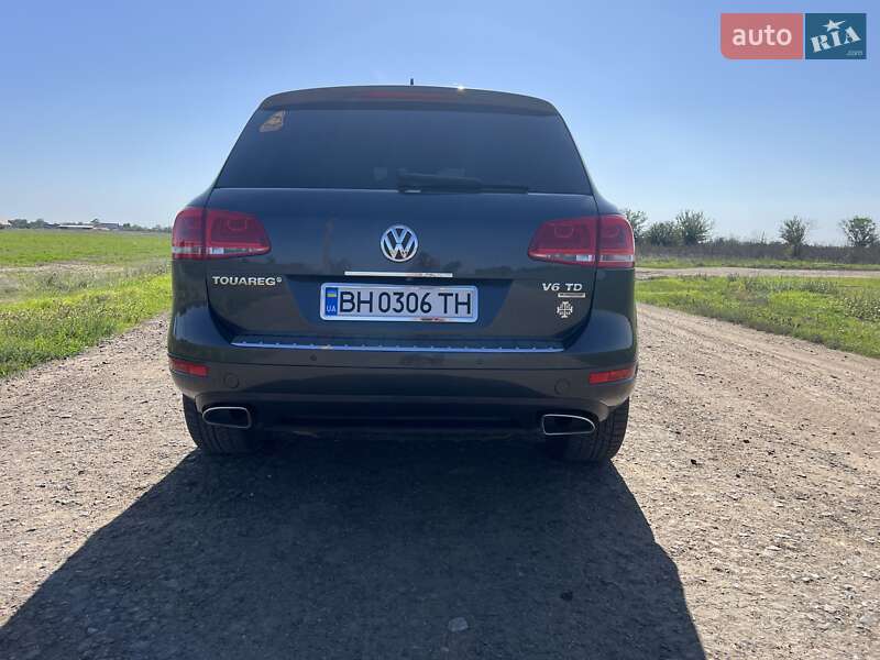Внедорожник / Кроссовер Volkswagen Touareg 2011 в Татарбунарах