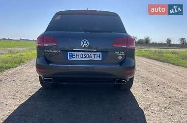 Позашляховик / Кросовер Volkswagen Touareg 2011 в Татарбунарах