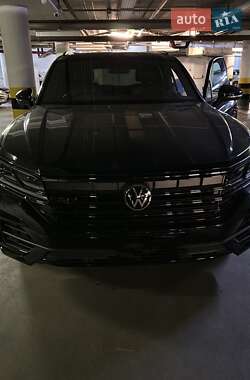 Внедорожник / Кроссовер Volkswagen Touareg 2023 в 