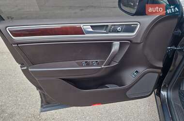 Внедорожник / Кроссовер Volkswagen Touareg 2015 в 