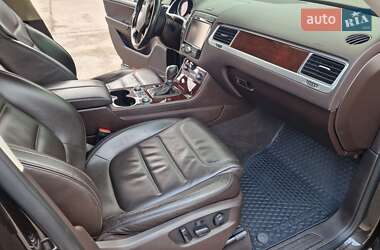 Внедорожник / Кроссовер Volkswagen Touareg 2015 в 