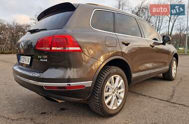 Внедорожник / Кроссовер Volkswagen Touareg 2015 в 