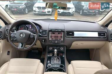 Внедорожник / Кроссовер Volkswagen Touareg 2012 в Виннице