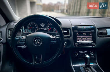 Внедорожник / Кроссовер Volkswagen Touareg 2011 в Хмельницком