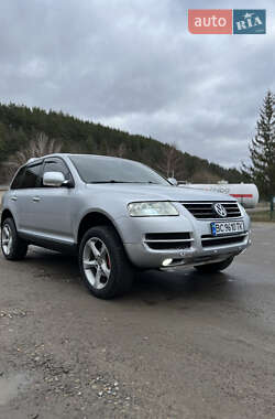 Позашляховик / Кросовер Volkswagen Touareg 2004 в Старому Самборі