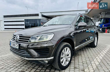 Внедорожник / Кроссовер Volkswagen Touareg 2017 в 