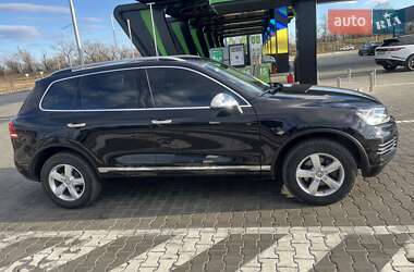 Позашляховик / Кросовер Volkswagen Touareg 2011 в Стрию