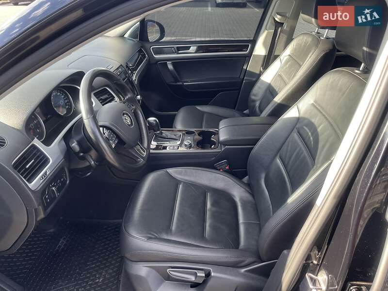 Внедорожник / Кроссовер Volkswagen Touareg 2011 в Стрые