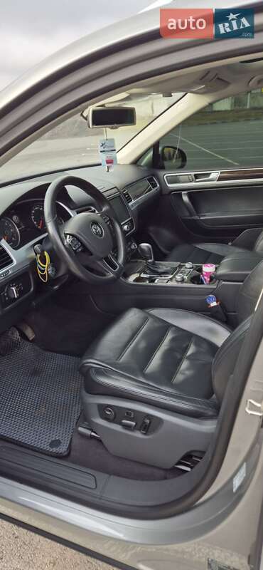 Внедорожник / Кроссовер Volkswagen Touareg 2014 в Хмельнике