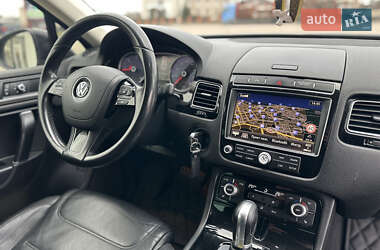 Внедорожник / Кроссовер Volkswagen Touareg 2015 в Житомире