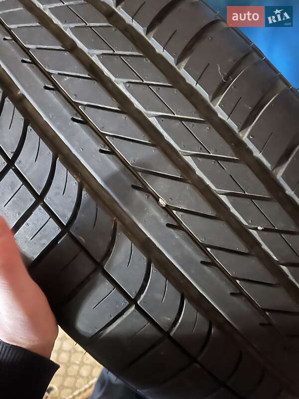 Внедорожник / Кроссовер Volkswagen Touareg 2011 в Стрые