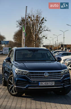 Внедорожник / Кроссовер Volkswagen Touareg 2018 в 