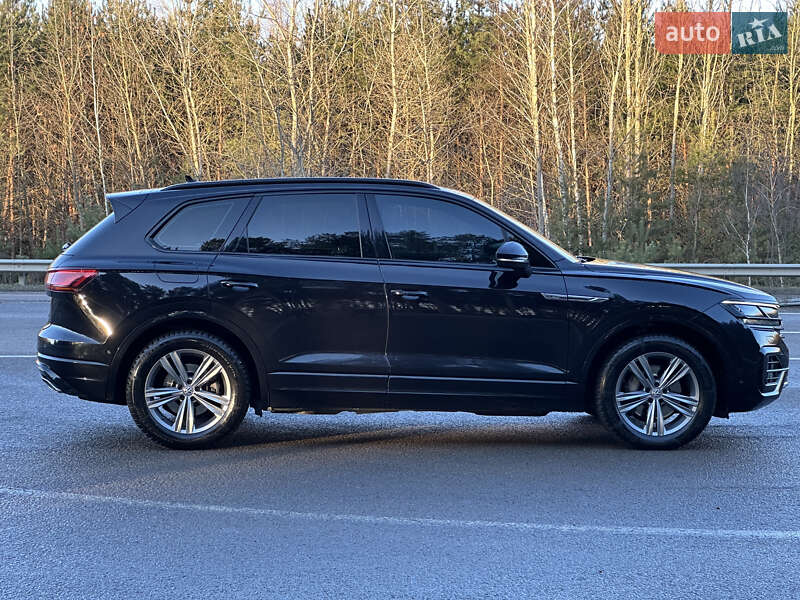 Внедорожник / Кроссовер Volkswagen Touareg 2018 в Луцке
