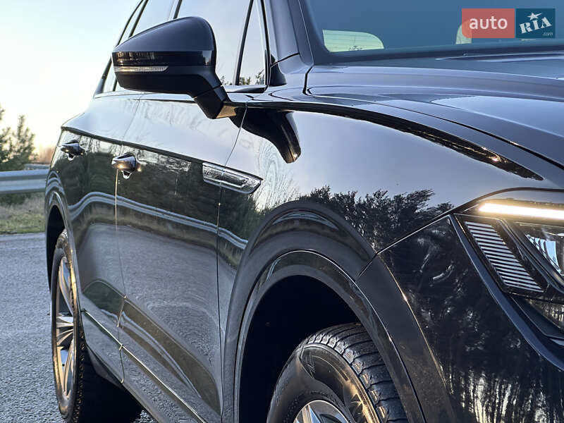 Внедорожник / Кроссовер Volkswagen Touareg 2018 в Луцке