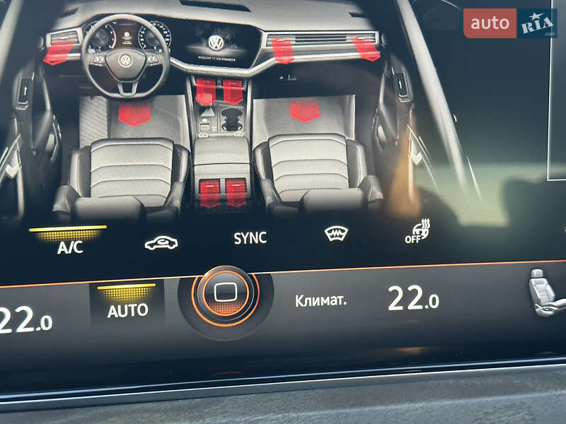 Внедорожник / Кроссовер Volkswagen Touareg 2018 в Луцке