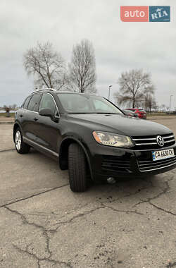 Позашляховик / Кросовер Volkswagen Touareg 2011 в Черкасах