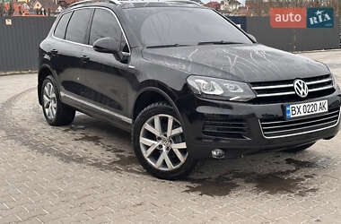 Внедорожник / Кроссовер Volkswagen Touareg 2013 в Хмельницком
