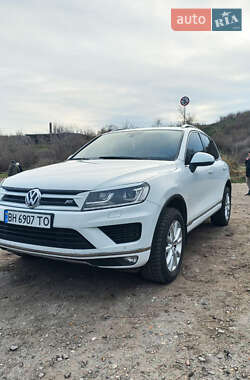 Позашляховик / Кросовер Volkswagen Touareg 2014 в Одесі