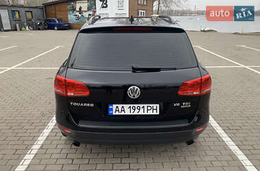 Внедорожник / Кроссовер Volkswagen Touareg 2011 в Киеве